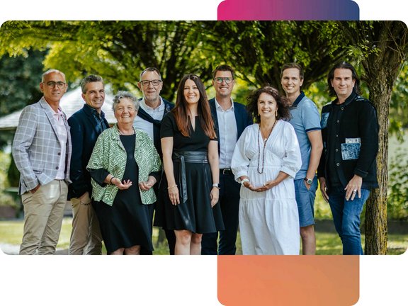 wft-team-stehend_hg1.jpg